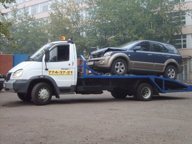 Эвакуация автомобиля: кому она может понадобиться? Эвакуатор для крупных компаний
