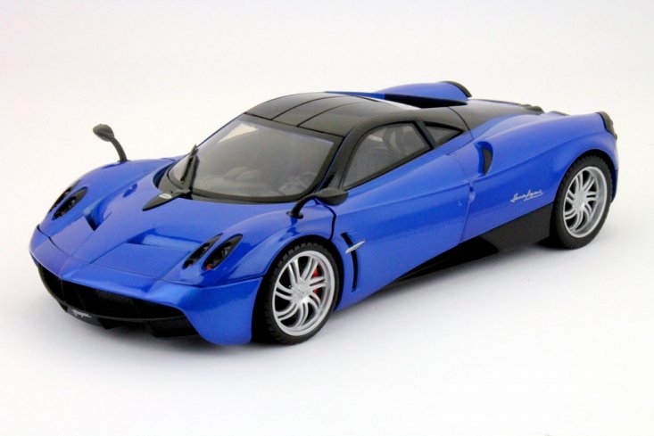 Коллекционная машина Pagani Huayra, синяя, 1:18 darkblue/79160 Коллекционная машина Pagani