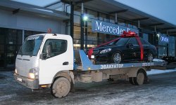 Эвакуатор Красноярск: доставка Mercedes-Benz E-класса в подарок на день рождения